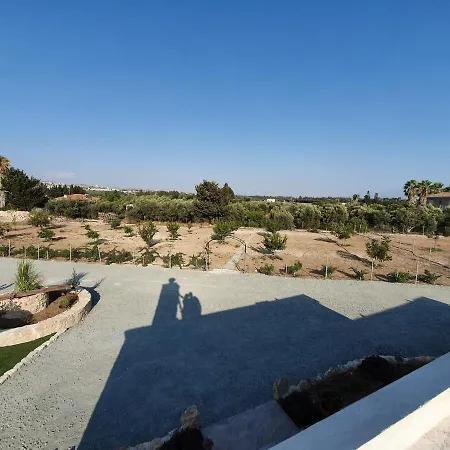 Yioukkas Villa *