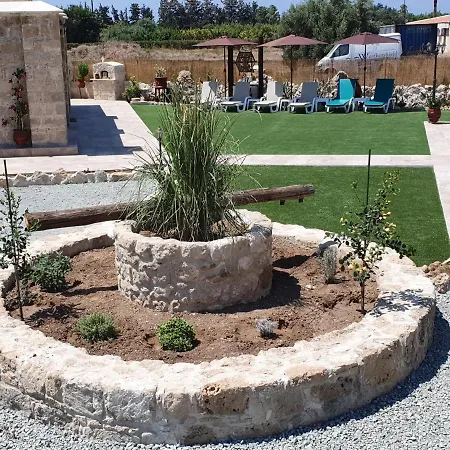 Yioukkas * Paphos